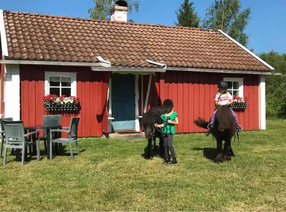 Kaellasens Stuguthyrning Sjotofta Exterior foto